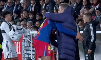 Araújo scorer sit første mål siden han vendte tilbage til holdet