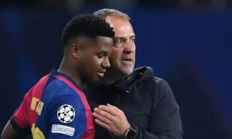 Barcelona nr. 10 kaster trøje vredt