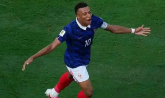 Mbappé hjælper Frankrig med at sikre en overbevisende 3-0 sejr over Sverige