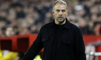 60-årige Flick stormer ud af omklædningsrummet i vrede!