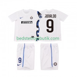 Inter Milan Ronaldo 9 Retro Børn Udebane Fodboldtrøje 2011 2010 Kortærmet