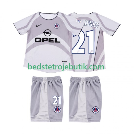 AC Milan RONALDINHO 21 2001 Retro Børn Udebane Fodboldtrøje 2002 Kortærmet